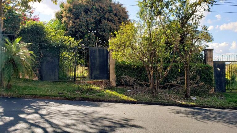 Terreno em Condomínio à venda no Royal Park: