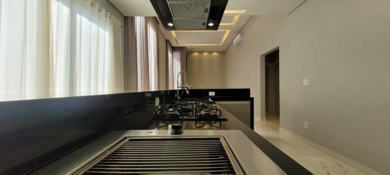 Casa em Condomínio à venda no Vila do Golfe: cozinha gourmet