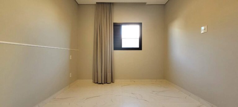 Casa em Condomínio à venda no Vila do Golfe: su te 3