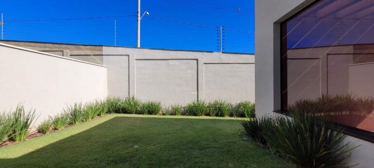 Casa em Condomínio à venda no Vila do Golfe: quintal
