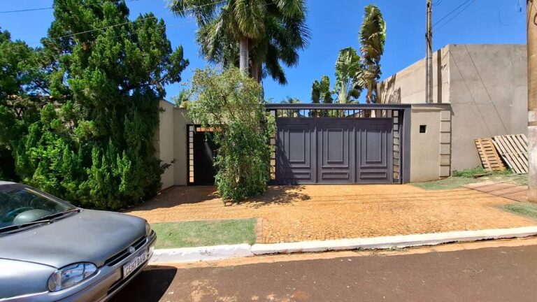 Casa em Condomínio à venda no Royal Park: