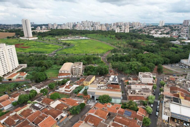 Terreno à venda no Iguatemi:
