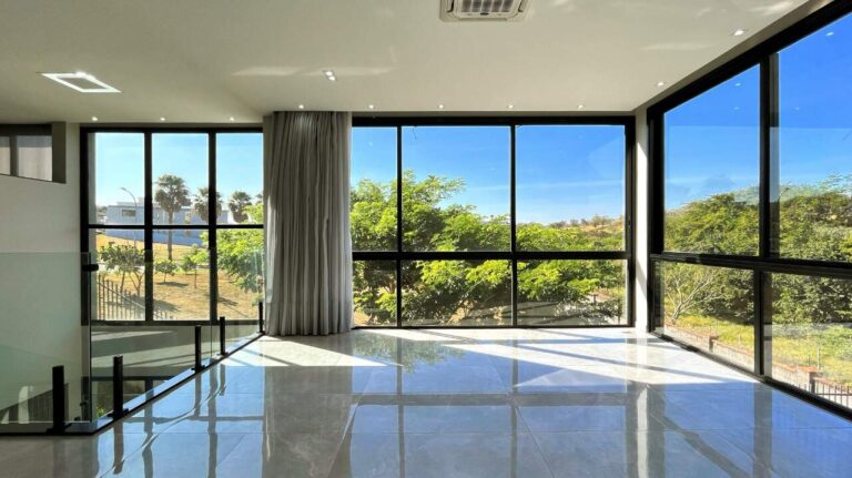 Casa em Condomínio à venda no Residencial e Empresarial Alphaville: sala de estar