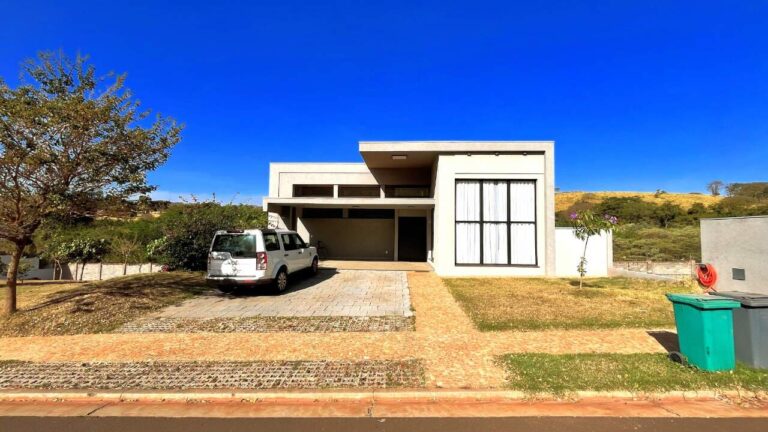 Casa em Condomínio à venda no Residencial e Empresarial Alphaville: fachada