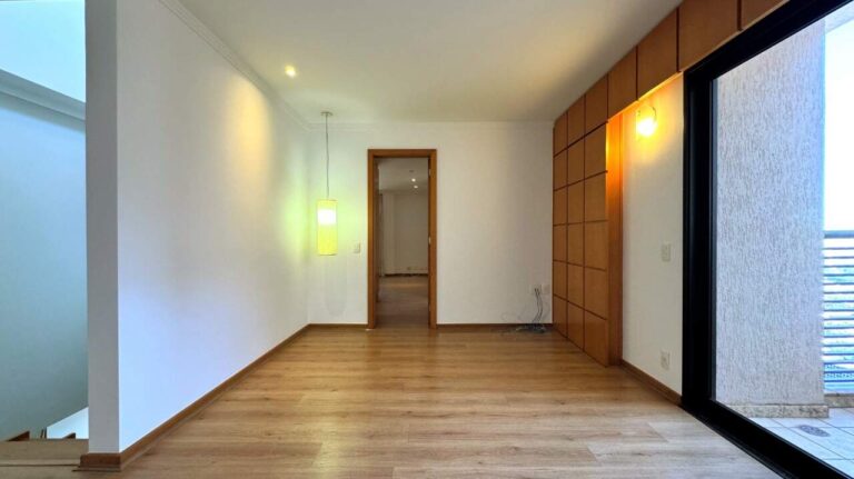 Apartamento Duplex à venda no Jardim Irajá: sala ntima