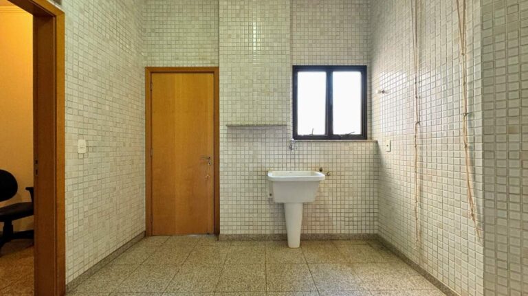 Apartamento Duplex à venda no Jardim Irajá: rea de de servi o