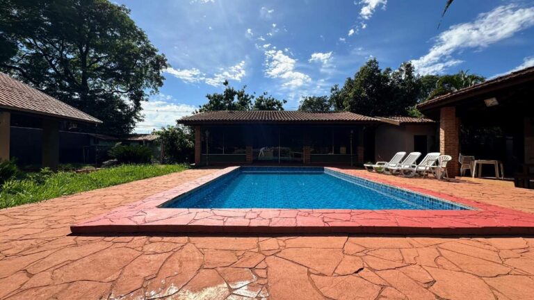 Chácara à venda no Parque São Sebastião: Piscina