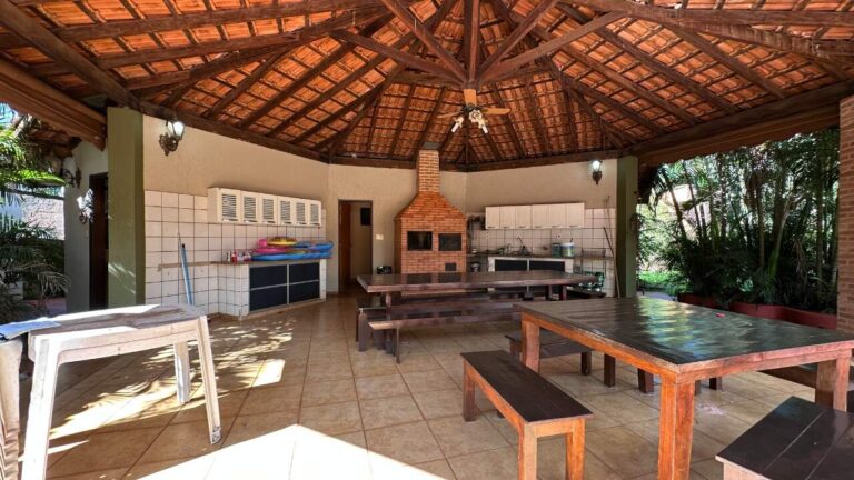 Chácara à venda no Parque São Sebastião: Espa o gourmet