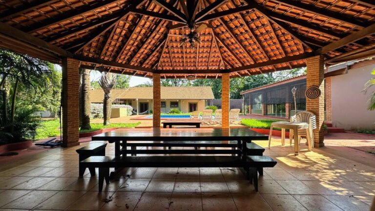 Chácara à venda no Parque São Sebastião: Espa o gourmet