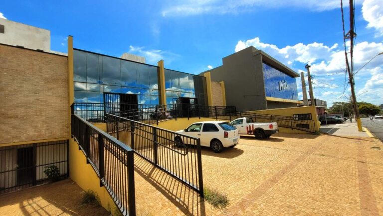 Prédio Comercial para aluguel no Nova Ribeirânia: Fachada