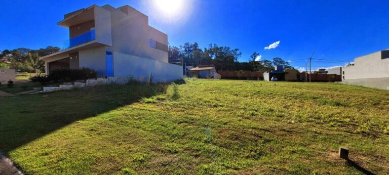 Terreno em Condomínio à venda no Reserva SantAnna: lateral direita frente