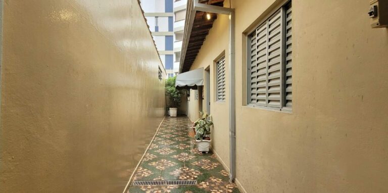 Casa à venda no Centro: quintal