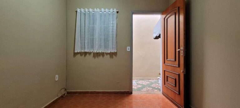 Casa à venda no Centro: sala ed cula