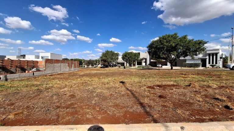 Terreno em Condomínio à venda no Portal da Mata: