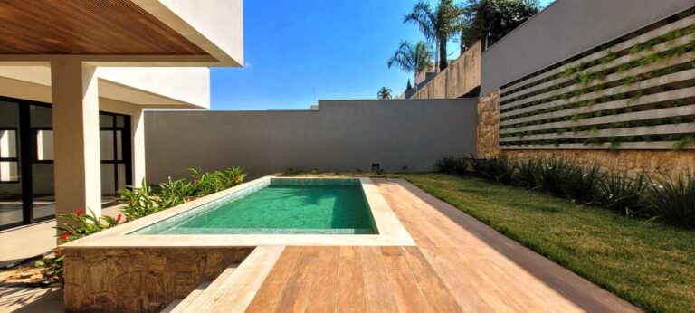 Casa em Condomínio para aluguel no Residencial e Empresarial Alphaville: piscina