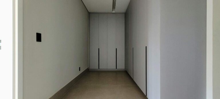 Casa em Condomínio para aluguel no Residencial e Empresarial Alphaville: su te m ster