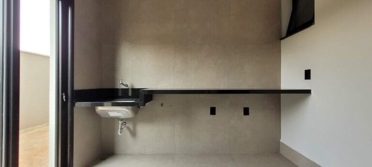 Casa em Condomínio para aluguel no Residencial e Empresarial Alphaville: rea de servi o