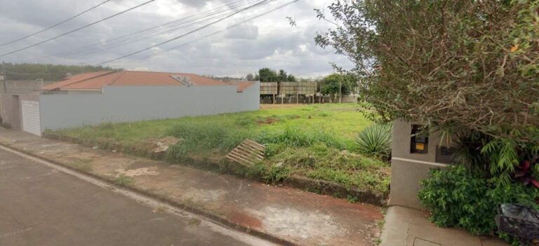 Terreno à venda no Residencial Flórida: