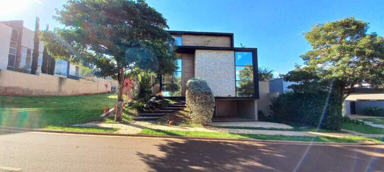 Casa em Condomínio à venda no Residencial e Empresarial Alphaville: Fachada