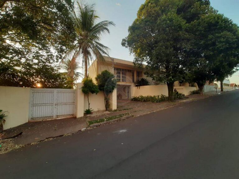 Casa à venda no Centro: | Foto_migracao | 1