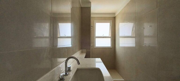 Apartamento à venda no Jardim Ilhas do Sul: Banheiro Sr.