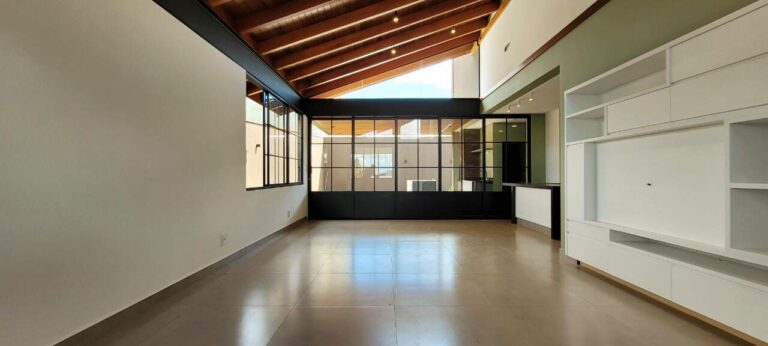 Casa em Condomínio à venda no Vila do Golfe: Living