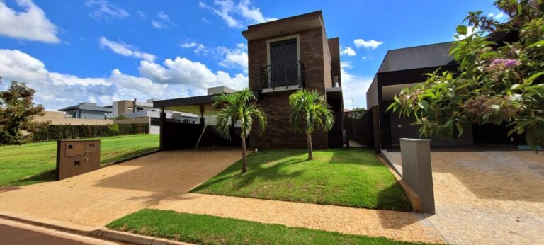 Casa em Condomínio à venda no Vila do Golfe: Fachada