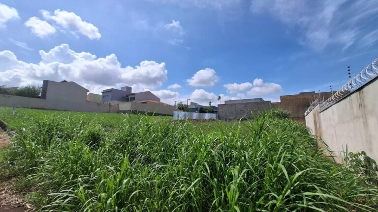 Terreno à venda no Residencial Flórida: