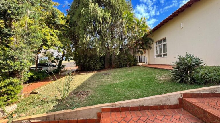 Casa em Condomínio à venda no Royal Park:
