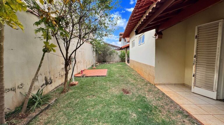Casa em Condomínio à venda no Royal Park: