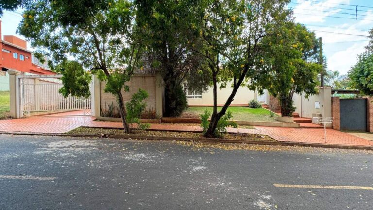 Casa em Condomínio à venda no Royal Park: