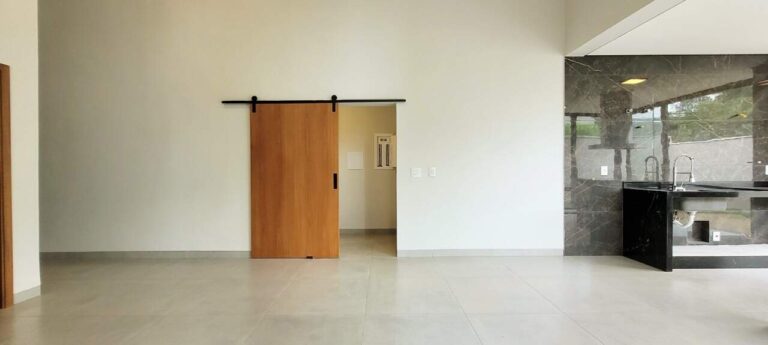 Casa em Condomínio à venda no Portal da Mata: Sala