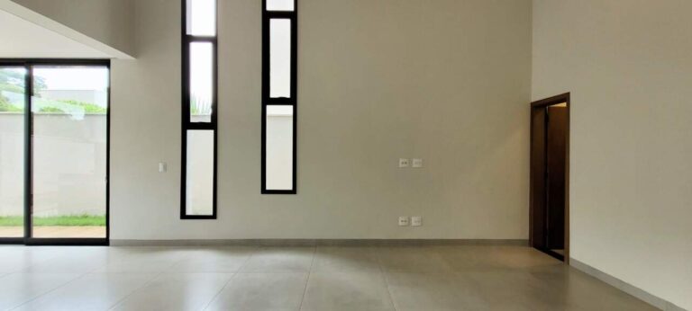 Casa em Condomínio à venda no Portal da Mata: Sala