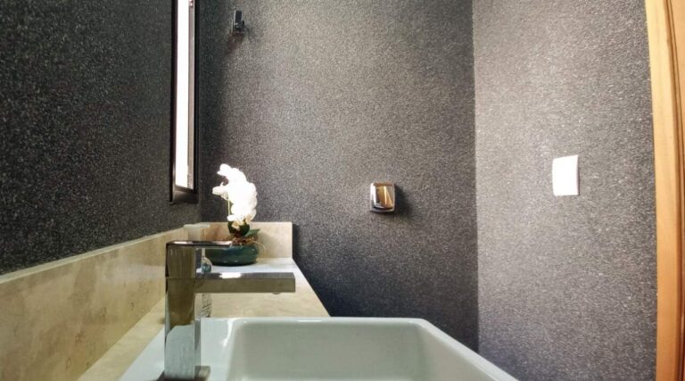 Casa em Condomínio à venda no Portal da Mata: Lavabo