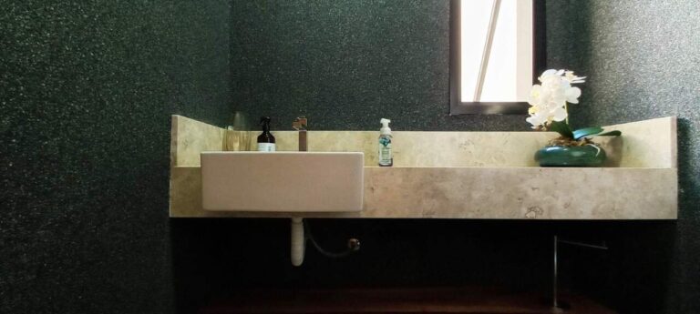 Casa em Condomínio à venda no Portal da Mata: Lavabo