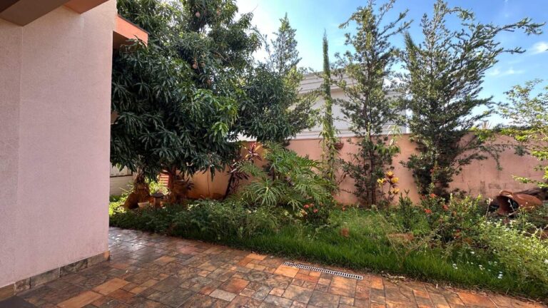 Casa em Condomínio à venda no Vila do Golfe: