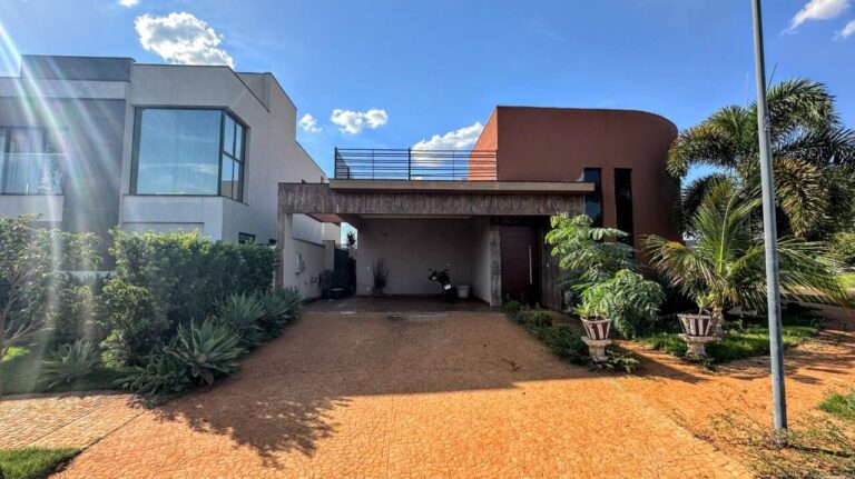 Casa em Condomínio para aluguel no Vila do Golfe: