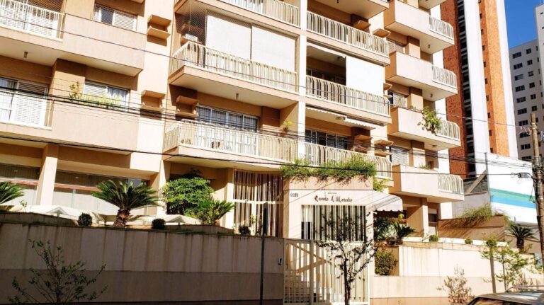 Apartamento à venda no Centro: Fachada