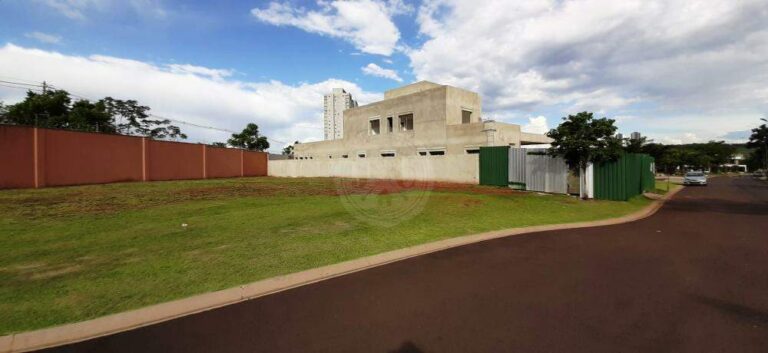 Terreno em Condomínio à venda no Jardim Olhos D´Água I: