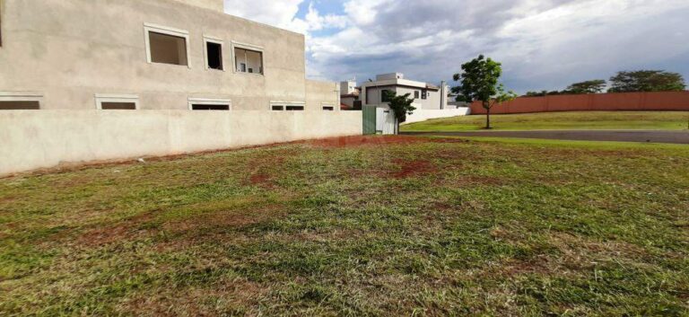 Terreno em Condomínio à venda no Jardim Olhos D´Água I: