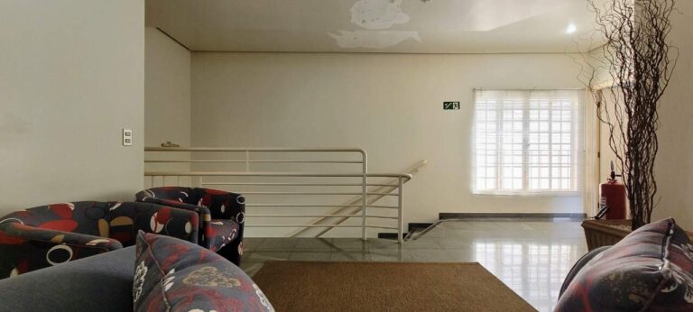 Prédio Comercial à venda no Jardim Califórnia: sala de espera 2