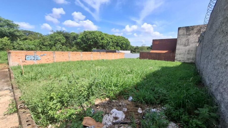 Terreno à venda no Residencial Flórida: