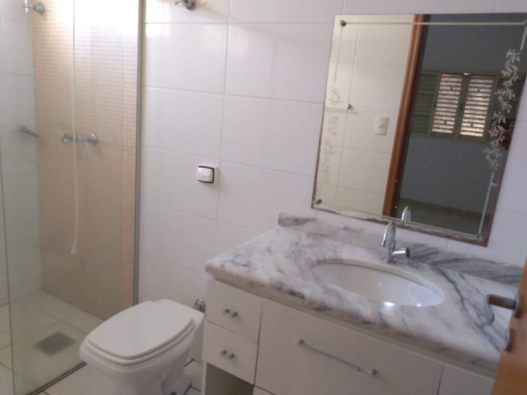 Casa à venda no City Ribeirão: Banheiro Su te 1