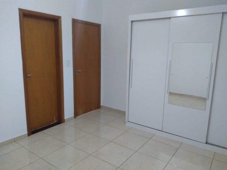 Casa à venda no City Ribeirão: Su te 1