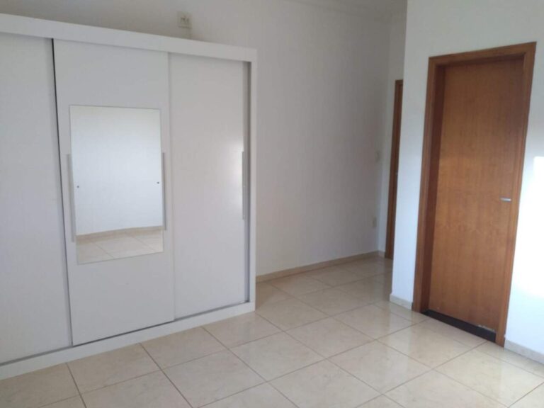 Casa à venda no City Ribeirão: Su te 2