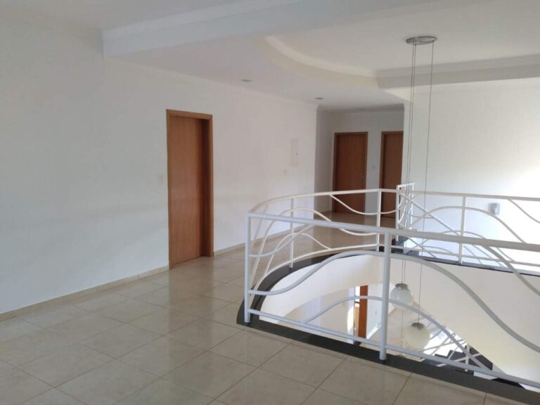 Casa à venda no City Ribeirão: Hall ntimo