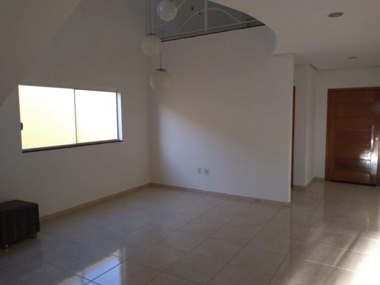 Casa à venda no City Ribeirão: Living 3 Ambientes