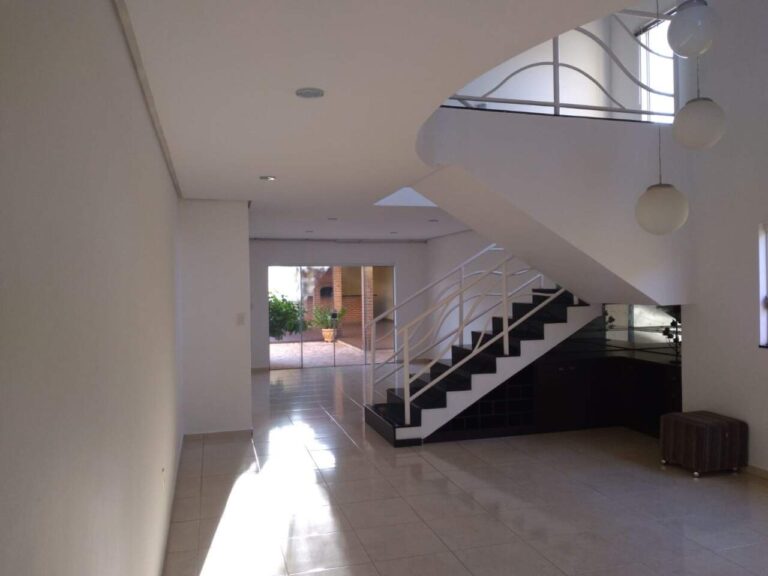 Casa à venda no City Ribeirão: Living 3 Ambientes