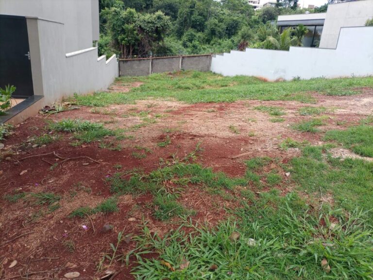 Terreno em Condomínio à venda no Residencial e Empresarial Alphaville: