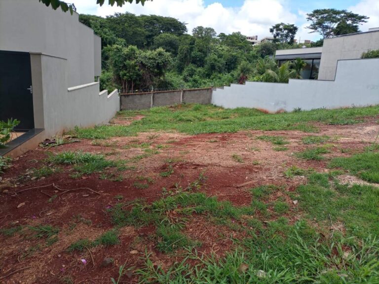 Terreno em Condomínio à venda no Residencial e Empresarial Alphaville: